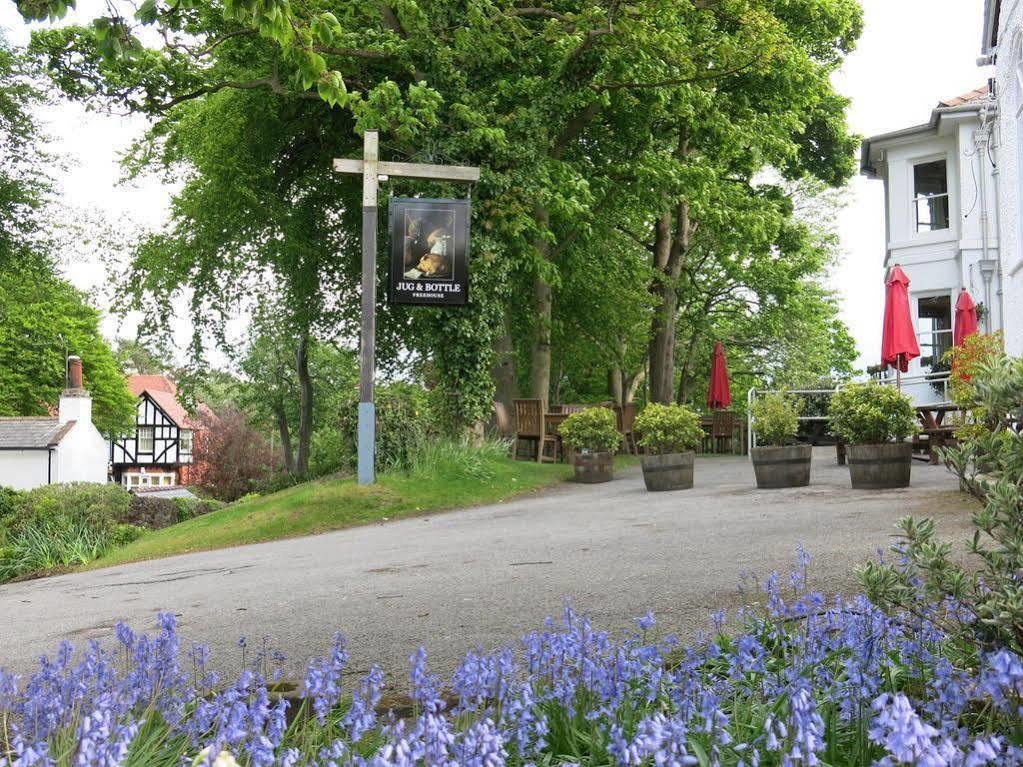 The Jug And Bottle Hotel Heswall Bagian luar foto